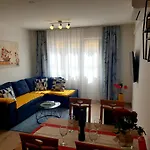 Apartment Mon Cheri-Located In A Quiet Neighbourhood Near Beaches Free Parking